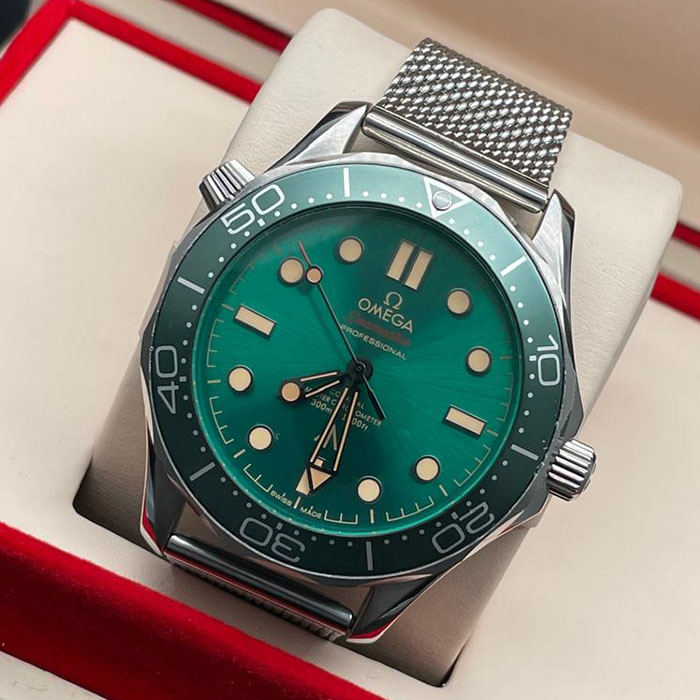 Reloj Omega Seamaster, reloj de lujo, diseño deportivo, esfera verde, acero inoxidable