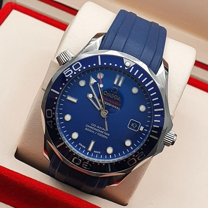 Reloj Omega Seamaster, reloj de lujo, diseño deportivo, esfera azul, caucho