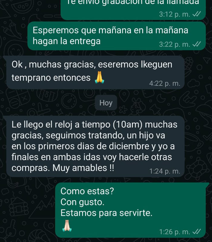 Cliente satisfecho en Medellín con la compra de réplicas AAA.